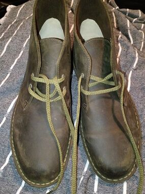 Clarks Olive Green Suede Leather Chukka Boots Bushacre Style Size 9